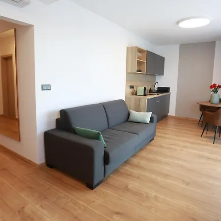 Dolfi, Apartmán