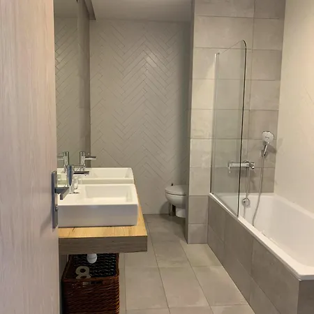 Dolfi, Apartmán