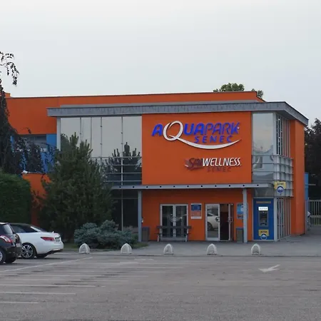 Dolfi, 아파트 세네츠