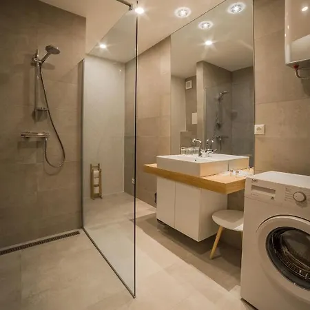 Dolfi, Apartmán