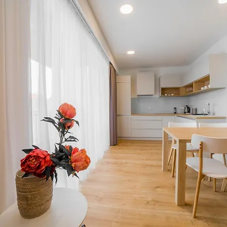 Dolfi, Apartmán *